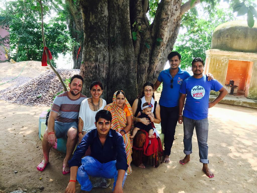 Friends In Khajuraho Apartment Bagian luar foto